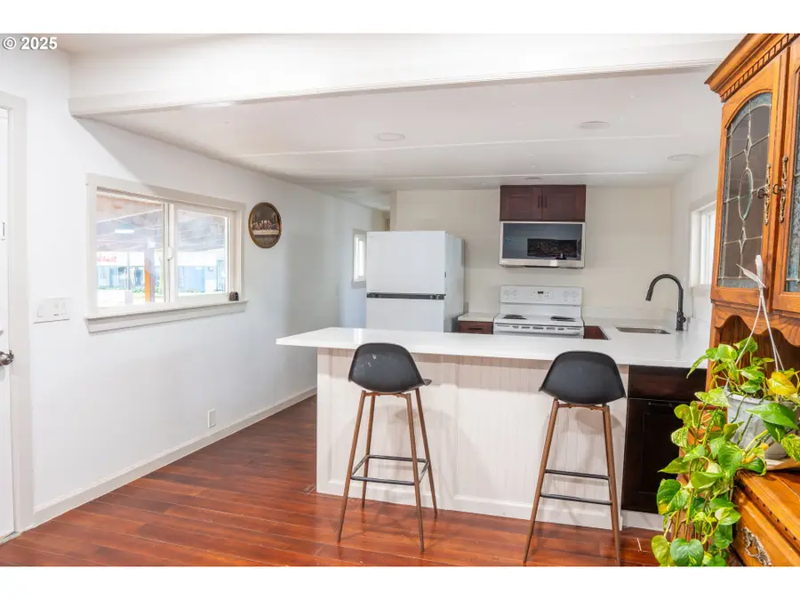 11803 SE Division St, Portland, OR 97266 - Image #2