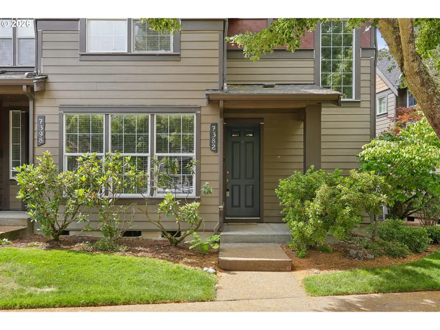 7382 NE Stonewater St, Hillsboro, OR 97124 - #2