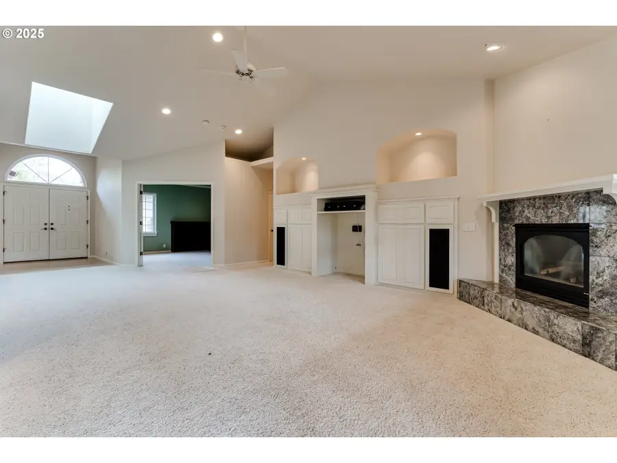 875 Sand Ave, Eugene, OR 97401 - Image #2