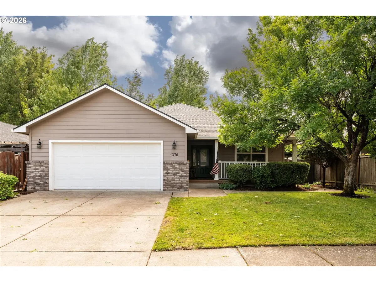 1076 Yew St, Junction City, OR 97448 - #1