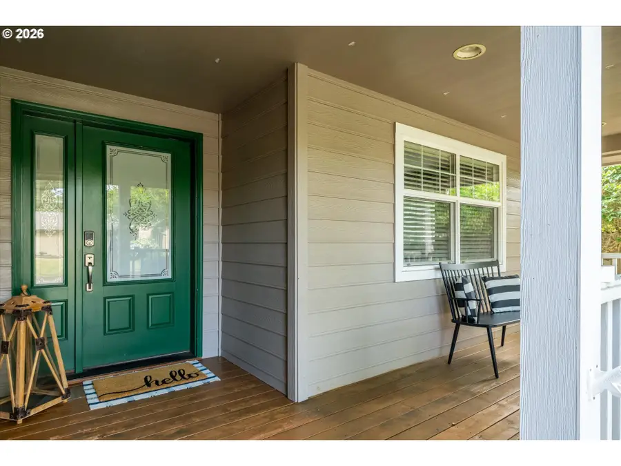 1076 Yew St, Junction City, OR 97448 - #3
