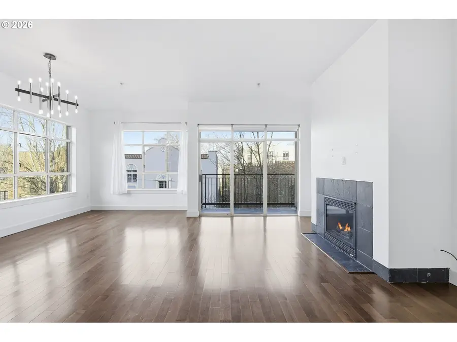 1930 NW Irving St #302, Portland, OR 97209 - Image #3