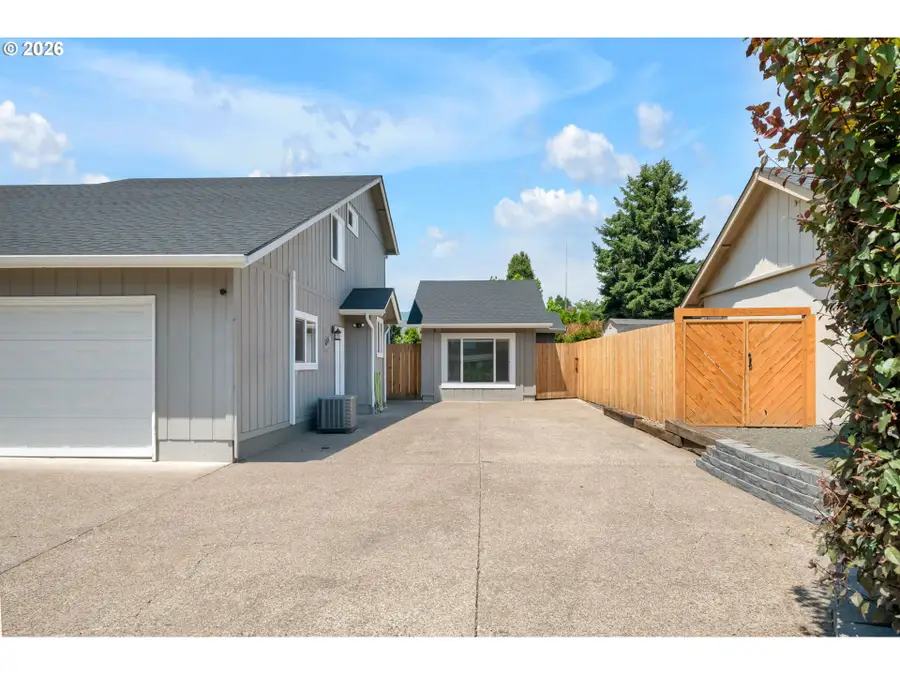 7118 C St, Springfield, OR 97478 - #3