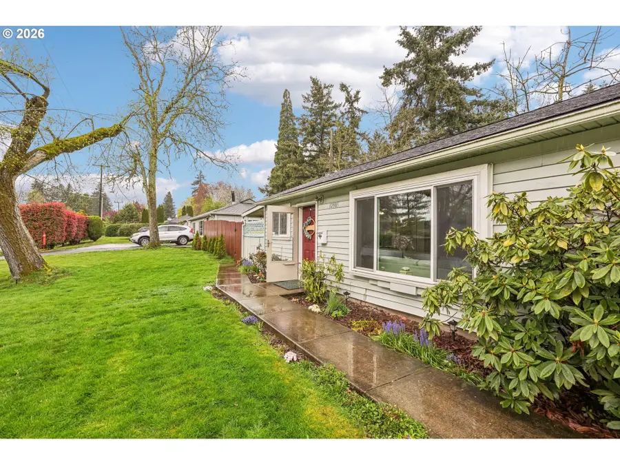 12905 SW Walker Rd, Beaverton, OR 97005 - #2