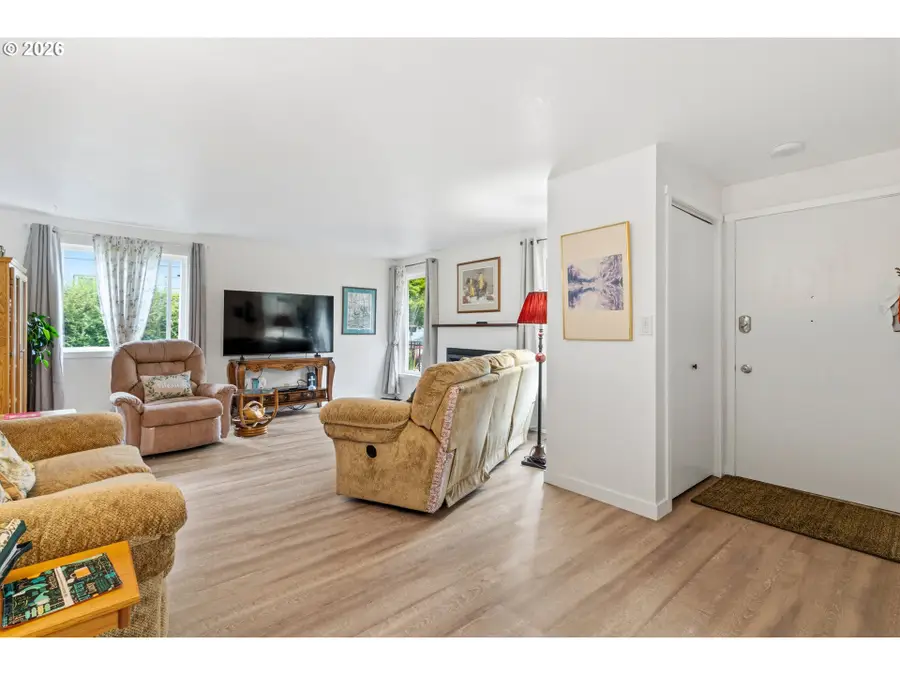 634 30th Ave, Albany, OR 97322 - #2