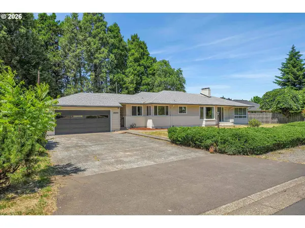 19531 Central Point Rd, OregonCity, OR 97045