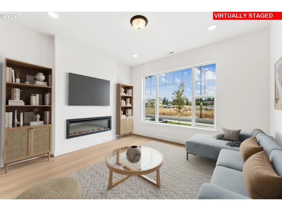 8644 SE Crescent Dr, Hillsboro, OR 97123 - Image #2