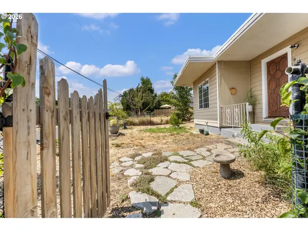 9221 SE Gladstone St, Portland, OR 97266