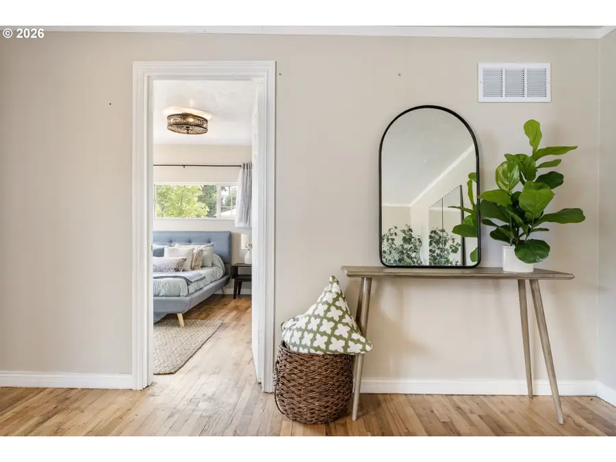 9221 SE Gladstone St, Portland, OR 97266 - #3