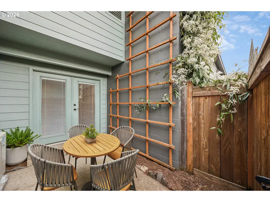 7232 N New York Ave, Portland, OR 97203 - #2