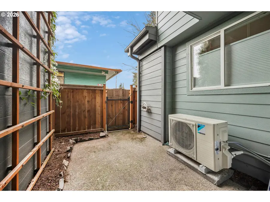 7232 N New York Ave, Portland, OR 97203 - #3