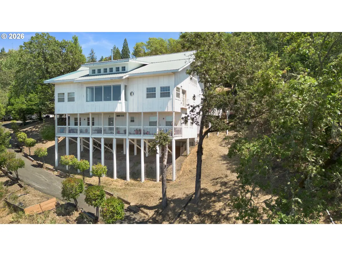1380 SE Laurel Ct, Roseburg, OR 97470 - #1