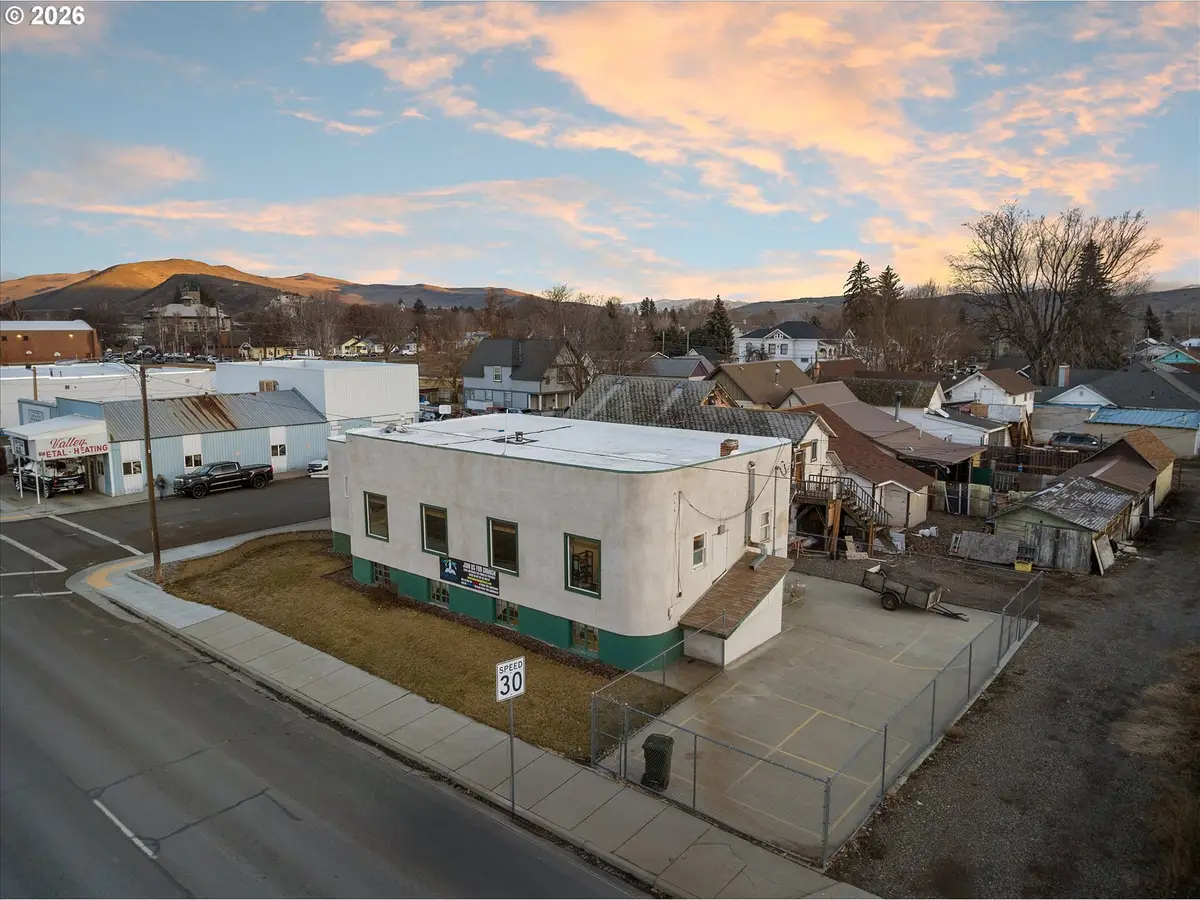 2100 7th St, Baker City, OR 97814 - #1
