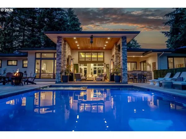 27207 SW Petes Mountain Rd, WestLinn, OR 97068