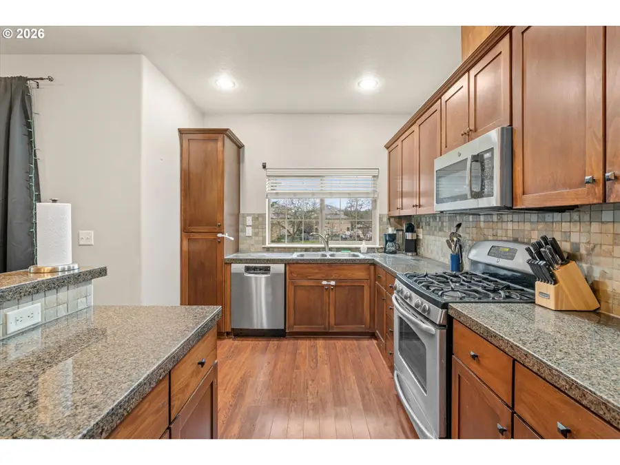 8648 NE Delamere Way, Hillsboro, OR 97006 - Image #2