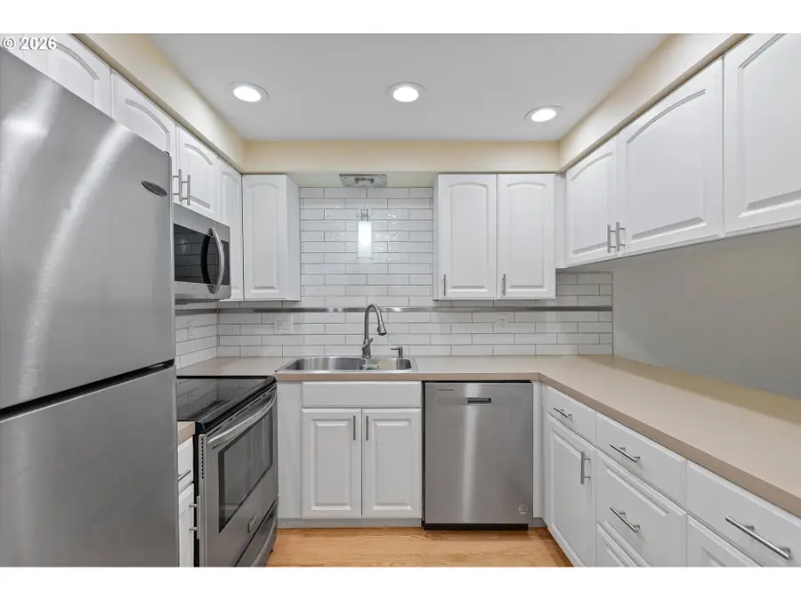 5561 SW Multnomah Blvd, Portland, OR 97219 - #2