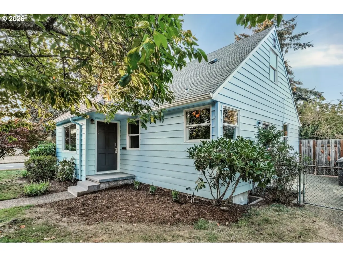 8907 SE Clay St, Portland, OR 97216 - #1