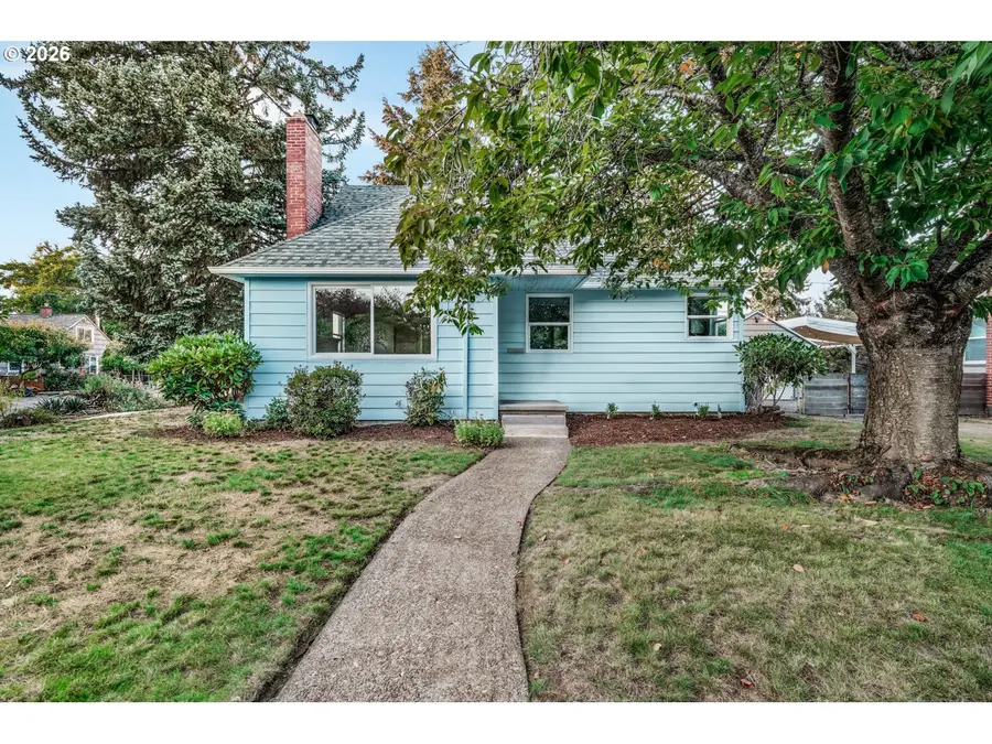 8907 SE Clay St, Portland, OR 97216 - #2