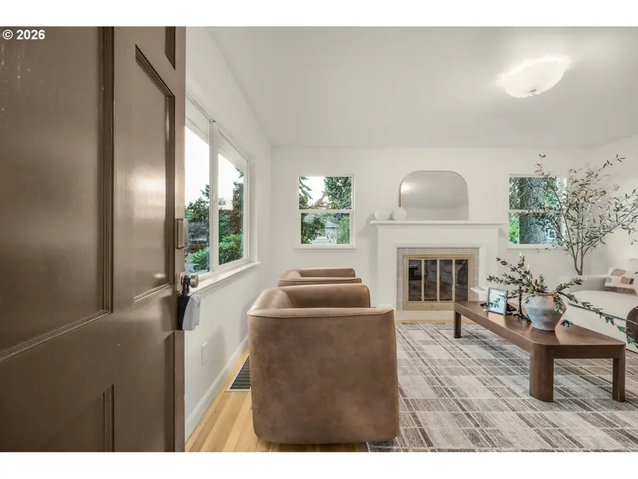 8907 SE Clay St, Portland, OR 97216 - #3