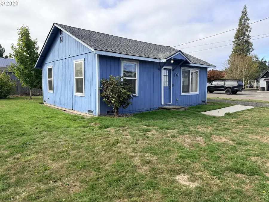 109 E Third St, Amity, OR 97101 - #2