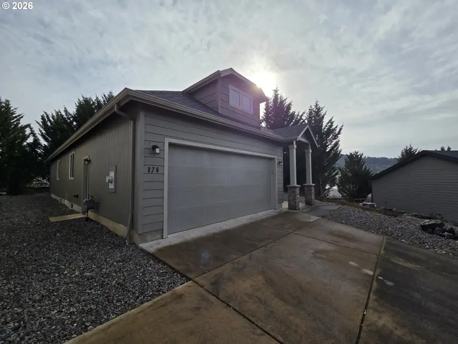 376 Bentgrass Ct, Sutherlin, OR 97479 - Image #3