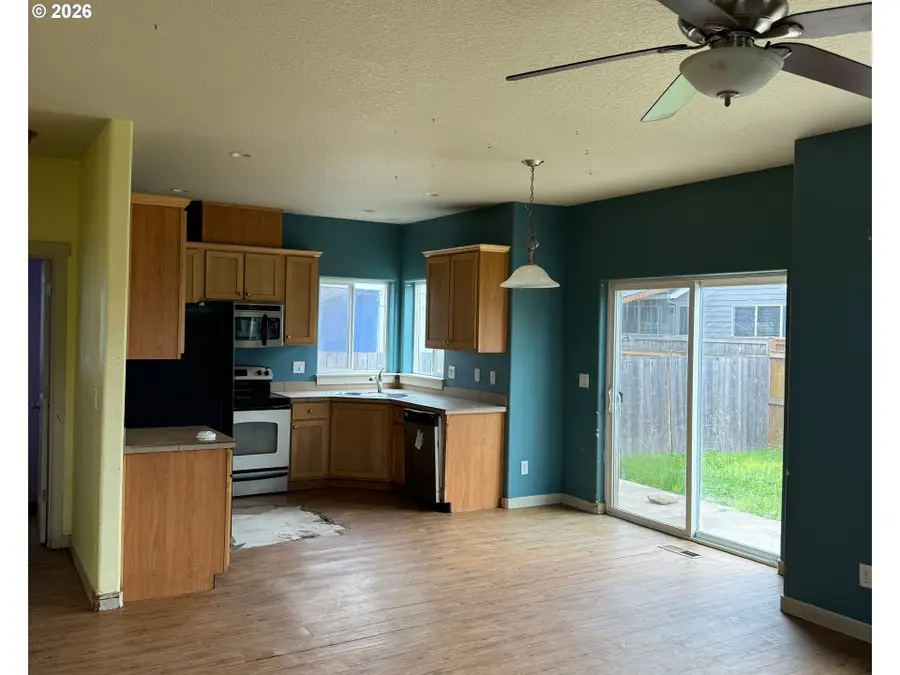 601 St Charles St, Eugene, OR 97402 - #3