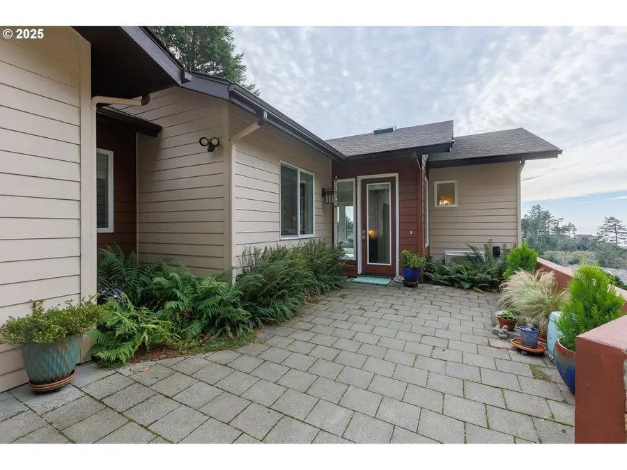 108 Sea Crest Ct, Otter Rock, OR 97369 - Image #3