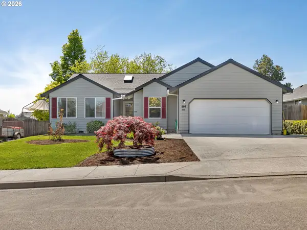 869 E 9th Ct, Lafayette, OR 97127