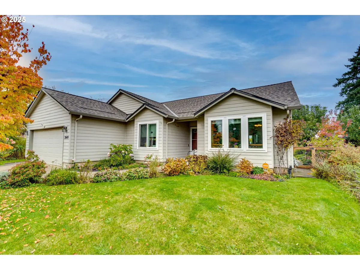 2049 NE Grandhaven St, McMinnville, OR 97128 - Image #1