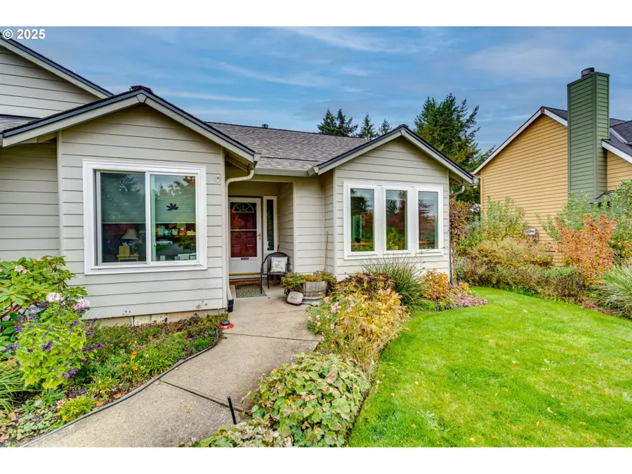 2049 NE Grandhaven St, McMinnville, OR 97128 - Image #2