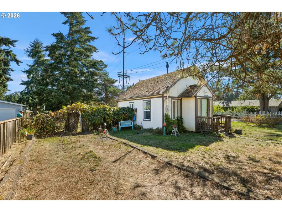 909 Johnson St, Oregon City, OR 97045 - #3