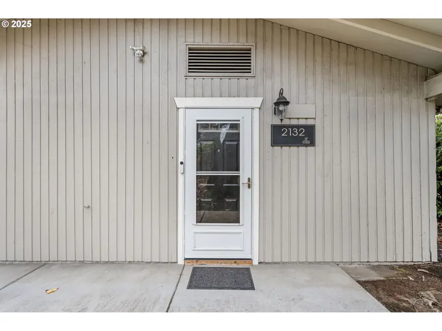 2132 W 14th Ct, Eugene, OR 97402 - Image #2