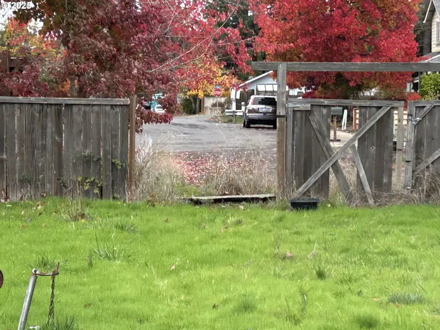 804 W N St, Springfield, OR 97477 - Image #3