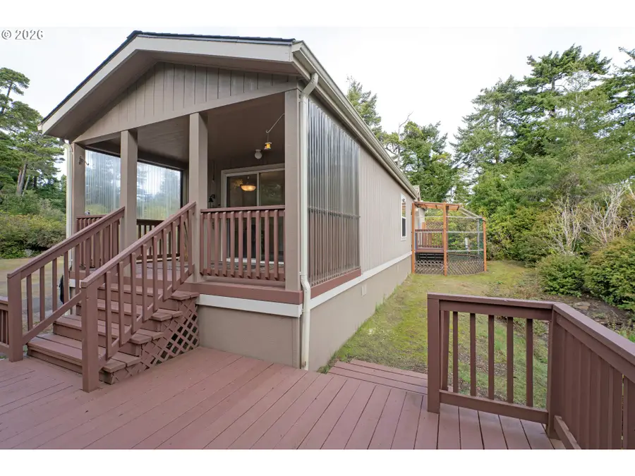 1600 Rhododendron Dr #200, Florence, OR 97439 - Image #2