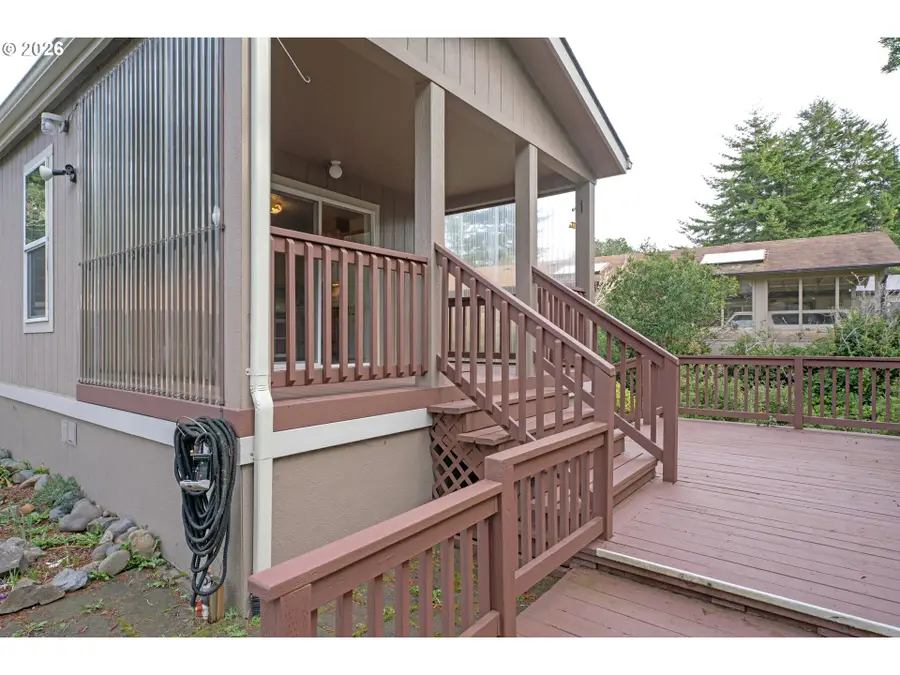 1600 Rhododendron Dr #200, Florence, OR 97439 - Image #3