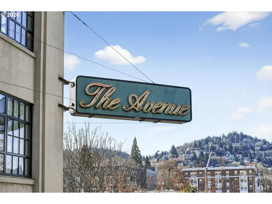 1400 NW Irving St #527, Portland, OR 97209 - #3
