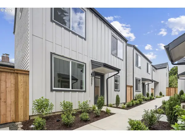 2009 SW Moss St, Portland, OR 97219