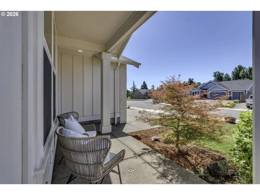 2106 SE Arrowwood Ave, Dallas, OR 97338 - #2