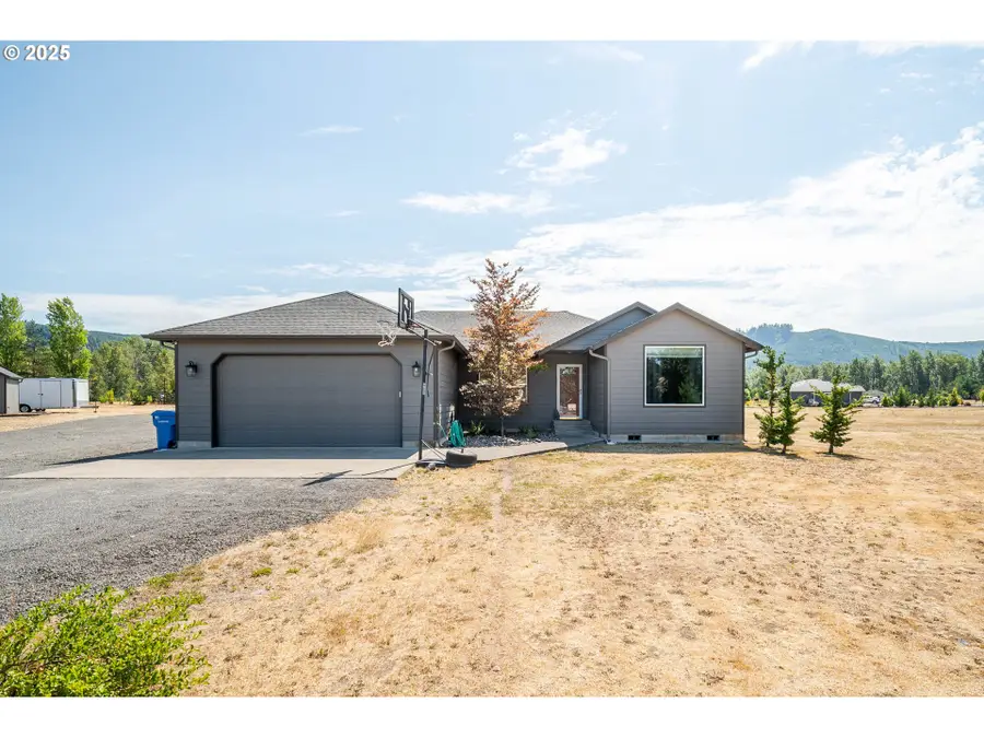 195 Bay Point Dr, Castle Rock, WA 98611 - #2