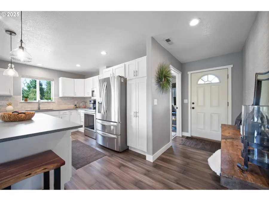 195 Bay Point Dr, Castle Rock, WA 98611 - #3