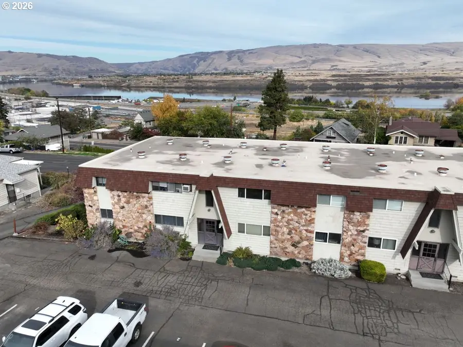 1622 E 9th St, The Dalles, OR 97058 - #2
