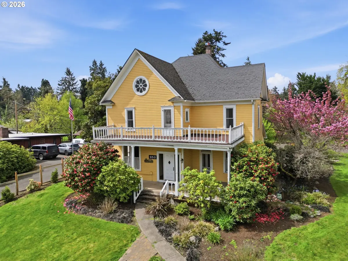 653 S River Rd, Cottage Grove, OR 97424 - #1
