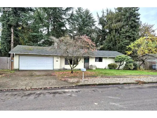 208 NW 24th St, McMinnville, OR 97128