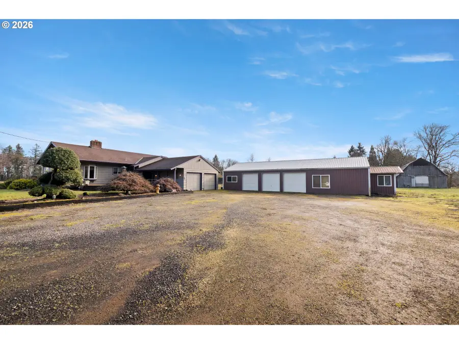 6884 S Hansen Ln, Aurora, OR 97002 - Image #2