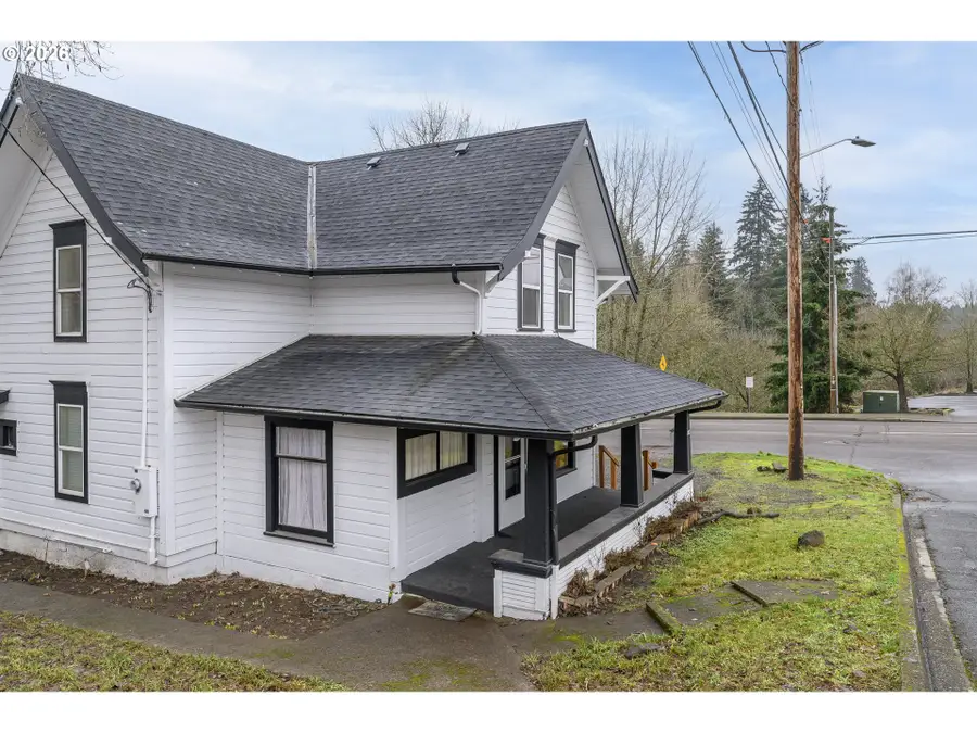 102 SE 1st St, McMinnville, OR 97128 - #3