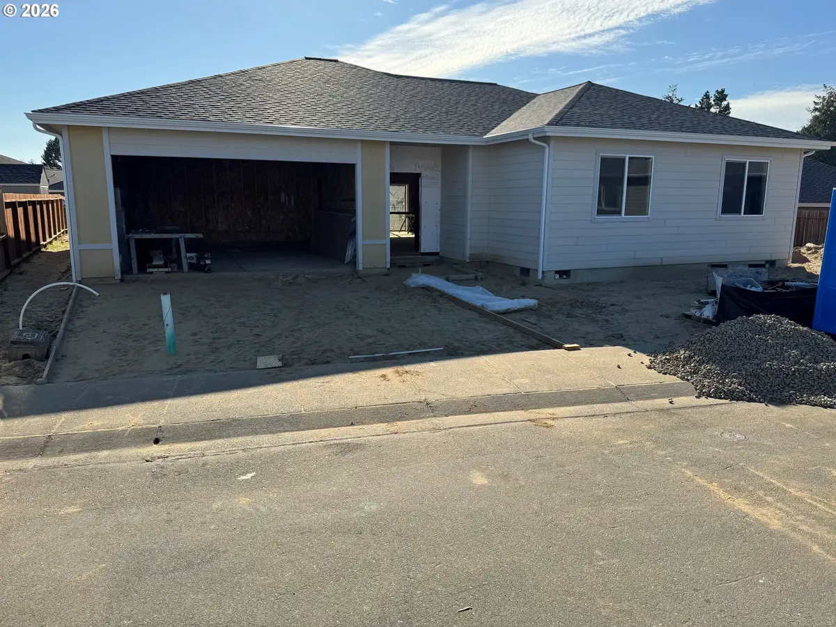 1854 Cabezon Ct, North Bend, OR 97459 - #1