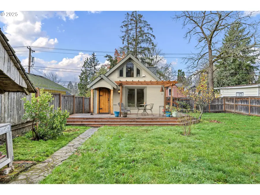 1747 Orchard Aly, Eugene, OR 97403 - Image #2