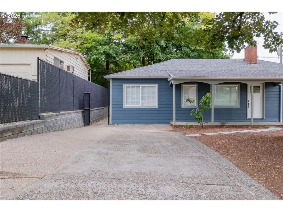 1009 SE 113th Ave, Portland, OR 97216 - #3