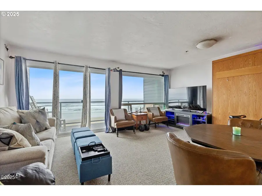 507 NW Alpine St #204, Newport, OR 97365 - Image #2