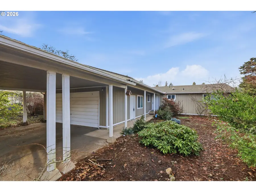 381 Marion Ln, Eugene, OR 97404 - #2